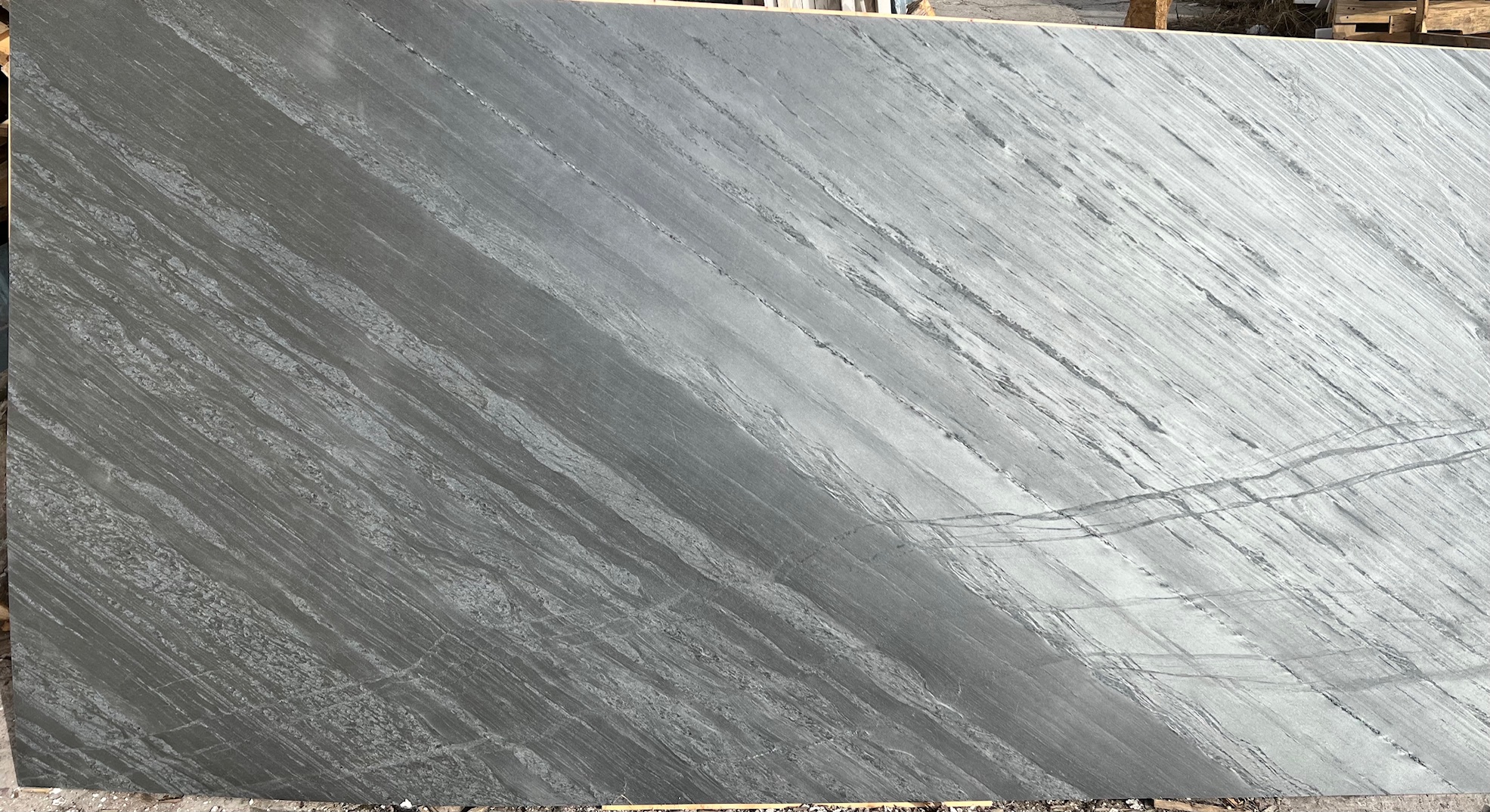 BRIGHT BLACK WAVE